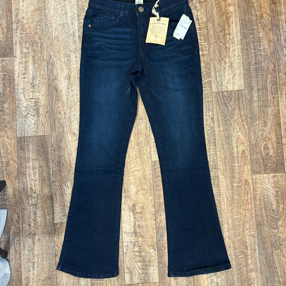 Size 8 democracy AB technology curve, equality, itty-bitty, boot